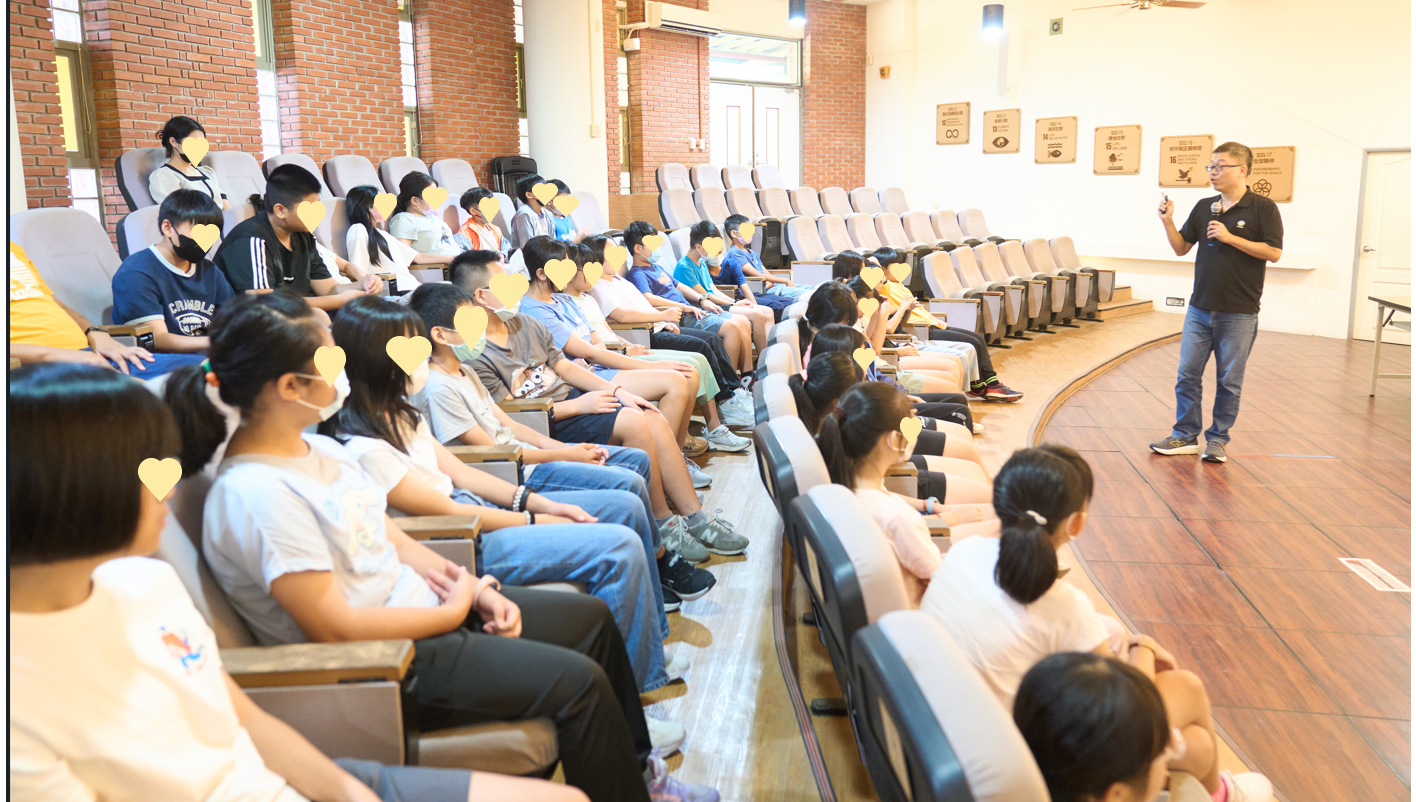 10/14本基金參與彰化縣政府114年防災教育日系列活動-國小校園防災士宣導，向學童宣導住宅地震基本保險內容及防災風險概念，期待將風險觀念傳遞給家人，讓風險意識拓展到每個家庭。