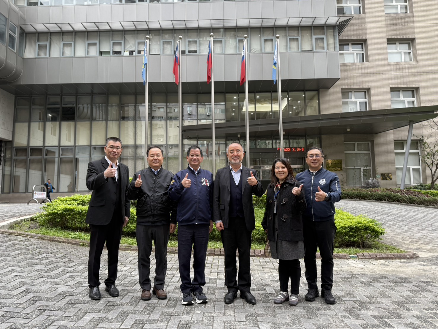 本基金張董事長等人拜訪新北市政府消防局